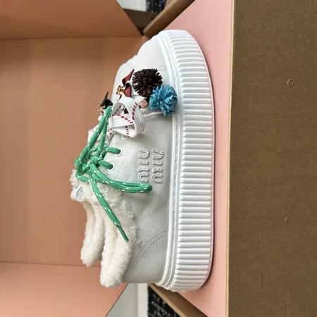 ミュウミュウ カジュアルシューズ