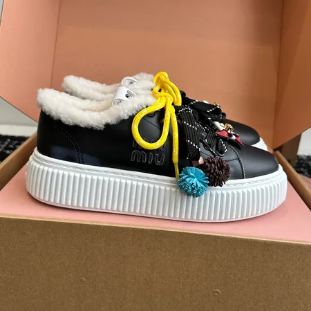 ミュウミュウ カジュアルシューズ