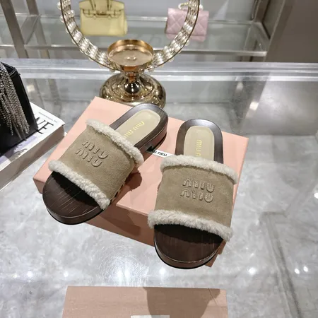 ミュウミュウ スリッパ