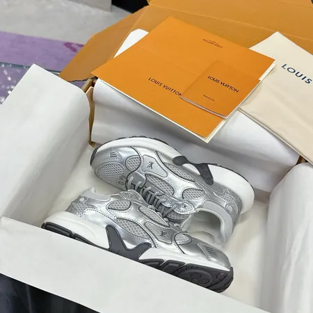 ルイヴィトン スニーカー