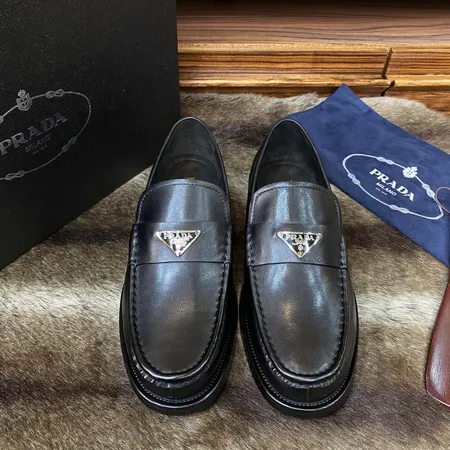 プラダ ビジネスシューズ