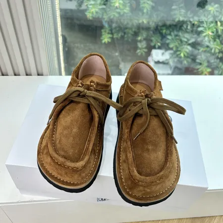 ロエベ カジュアルシューズ