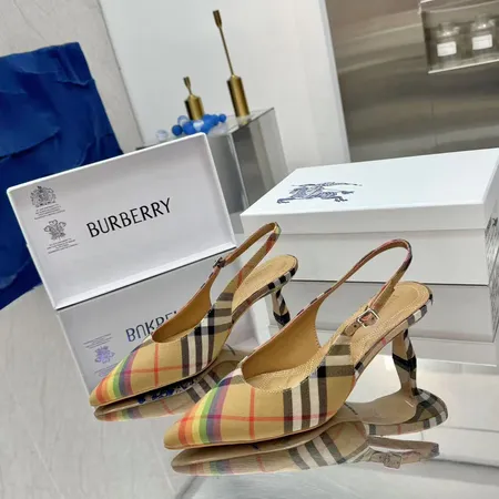 バーバリー ス サンダル