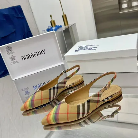 バーバリー ス サンダル