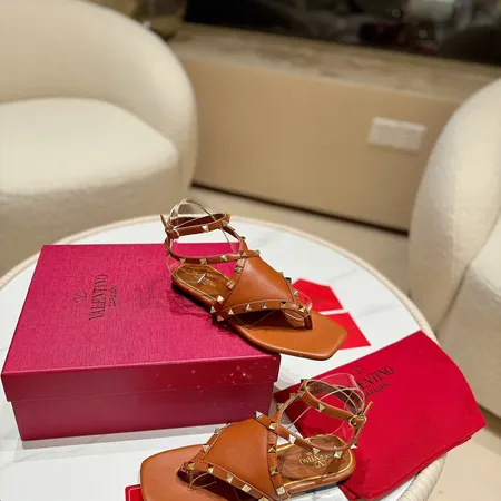 ヴァレンティノ サンダル