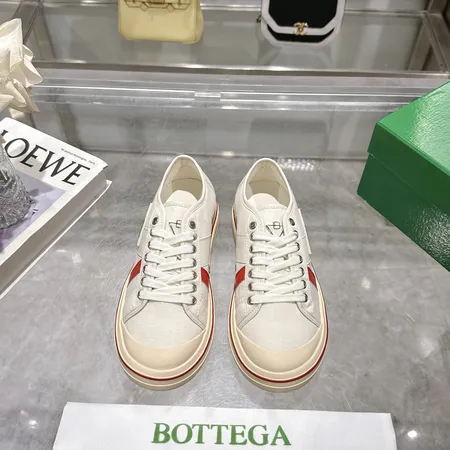 ボッテガ ヴェネタ カジュアルシューズ