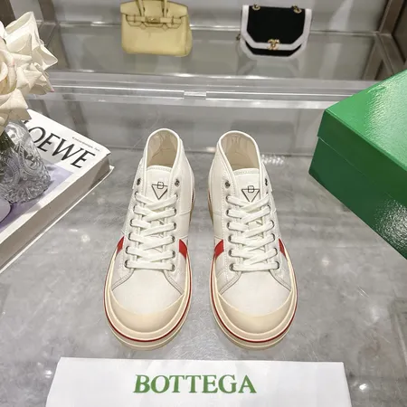 ボッテガ ヴェネタ カジュアルシューズ