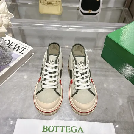 ボッテガ ヴェネタ カジュアルシューズ