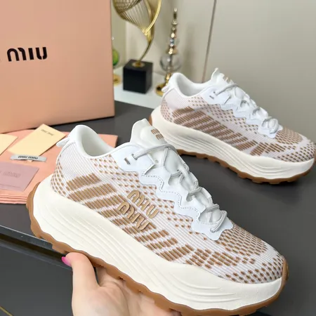 ミュウミュウ スニーカー