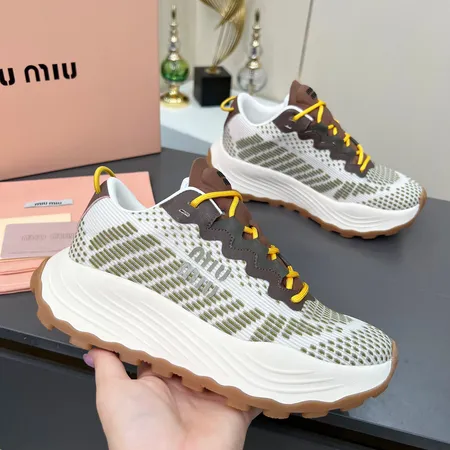 ミュウミュウ スニーカー