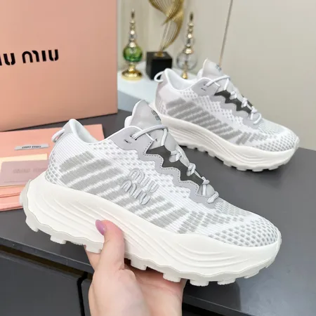 ミュウミュウ スニーカー