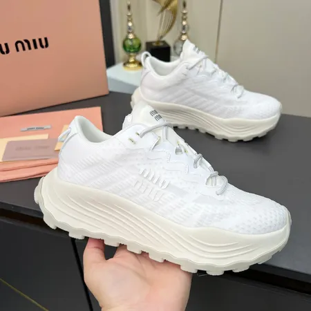 ミュウミュウ スニーカー