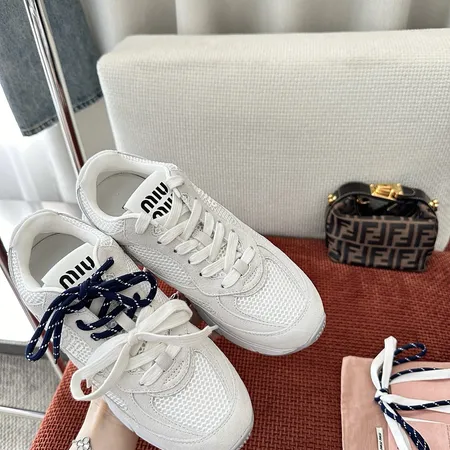 ミュウミュウ スニーカー