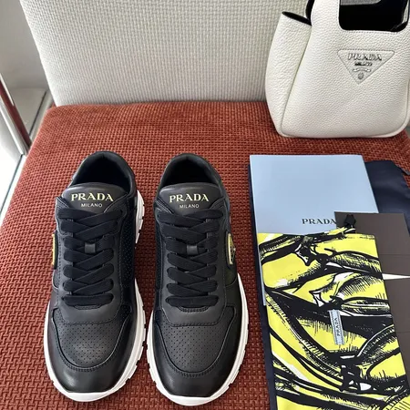 プラダ スニーカー