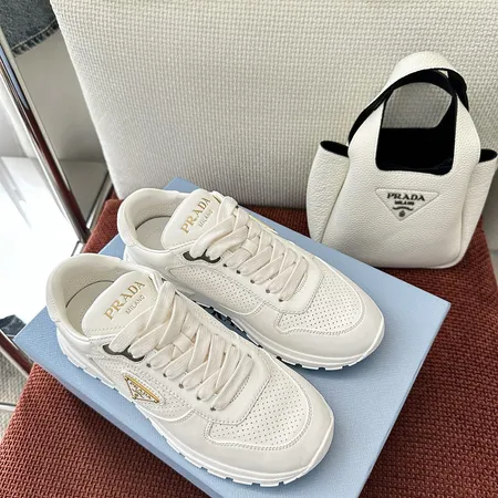 プラダ スニーカー