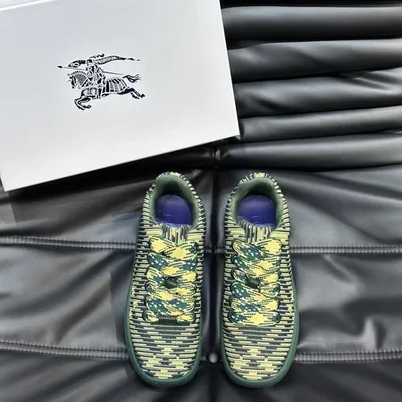 バーバリー ス カジュアルシューズ