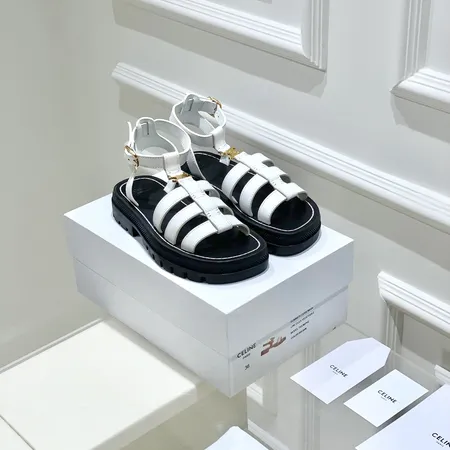 セリーヌ サンダル