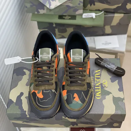 ヴァレンティノ スニーカー