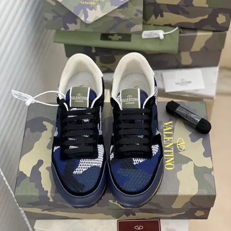 ヴァレンティノ スニーカー