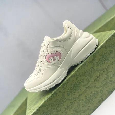 グッチ スニーカー