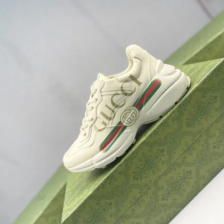 グッチ スニーカー