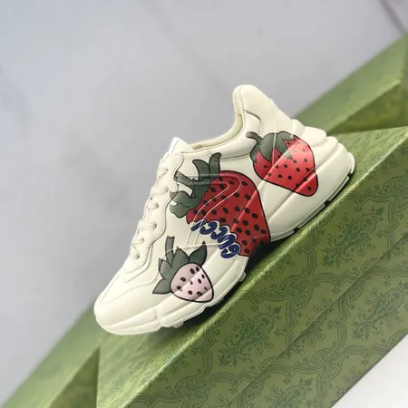 グッチ スニーカー