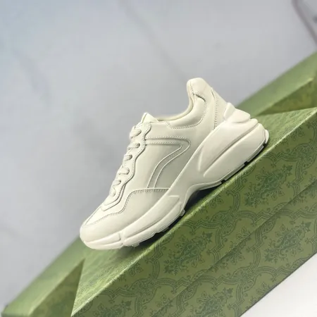 グッチ スニーカー