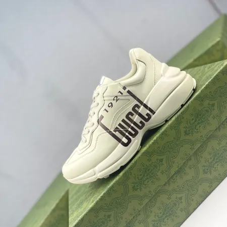 グッチ スニーカー