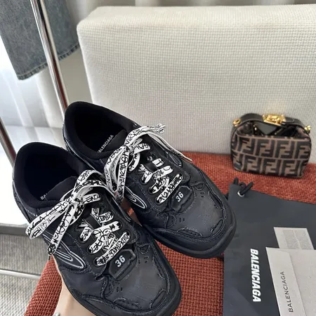 バレンシアガ カジュアルシューズ