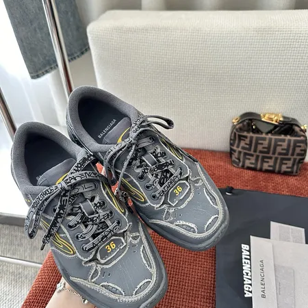 バレンシアガ カジュアルシューズ