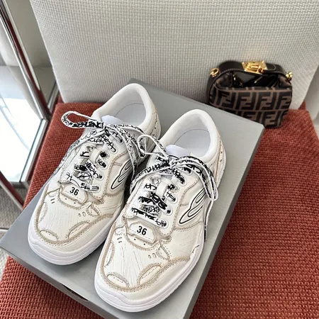 バレンシアガ カジュアルシューズ