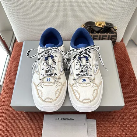 バレンシアガ カジュアルシューズ