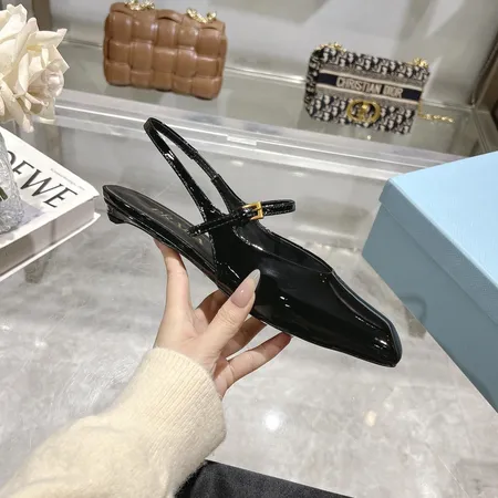 プラダ サンダル