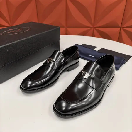プラダ ビジネスシューズ