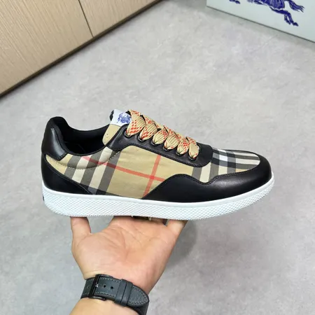 バーバリー ス カジュアルシューズ