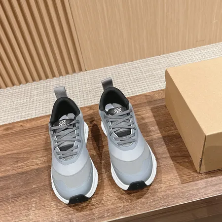 ロエベ スニーカー