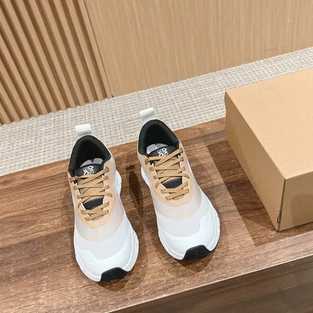 ロエベ スニーカー