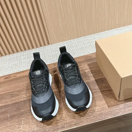 ロエベ スニーカー