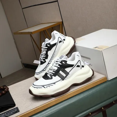 ジバンシィ スニーカー