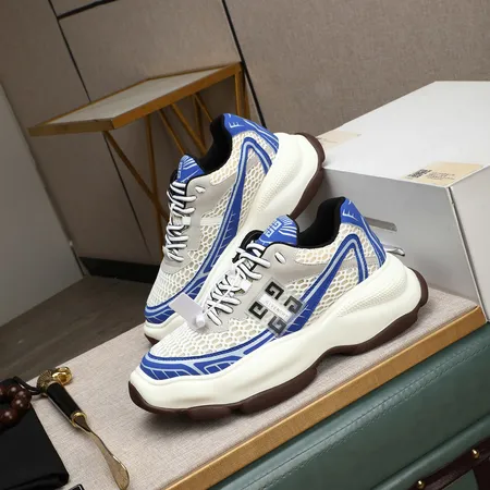 ジバンシィ スニーカー