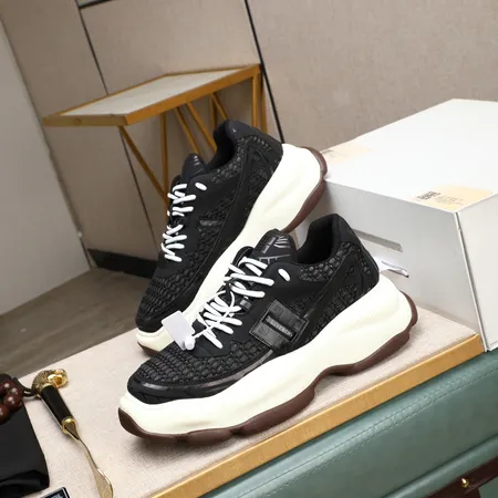 ジバンシィ スニーカー