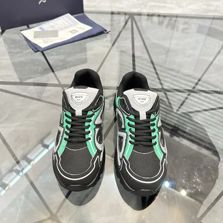 ディオール スニーカー