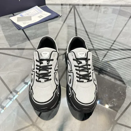 ディオール スニーカー