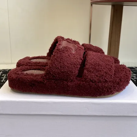 セリーヌ スリッパ