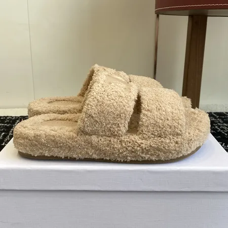 セリーヌ スリッパ