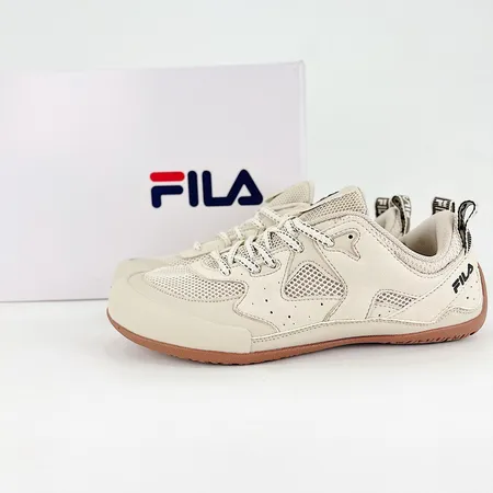 フィラ スニーカー