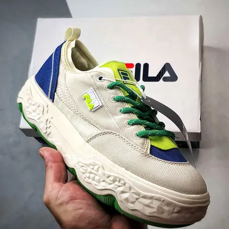 フィラ スニーカー