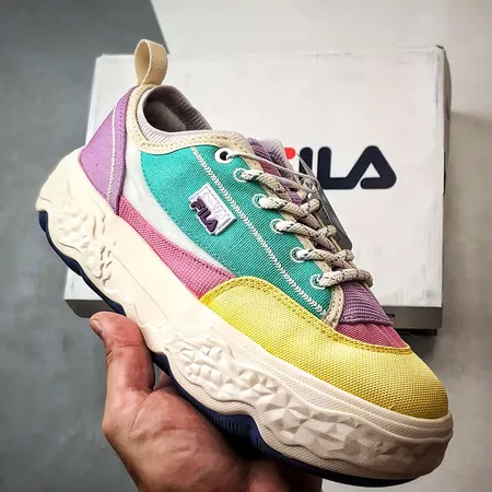 フィラ スニーカー