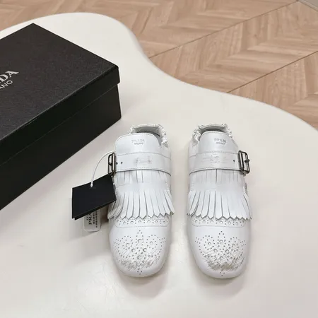 プラダ カジュアルシューズ