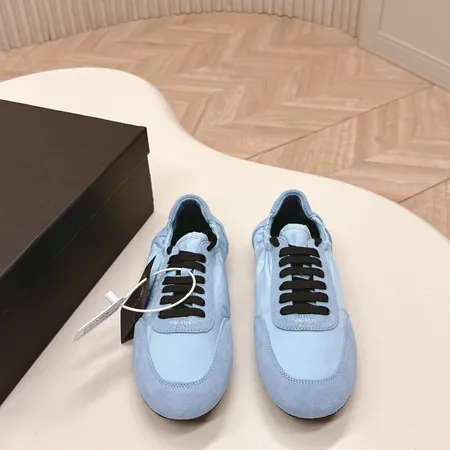 プラダ カジュアルシューズ